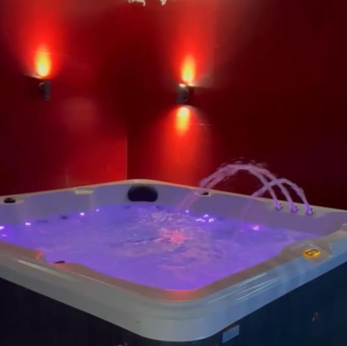 The Exclusive Jacuzzi Apartment バーミンガム エクステリア 写真