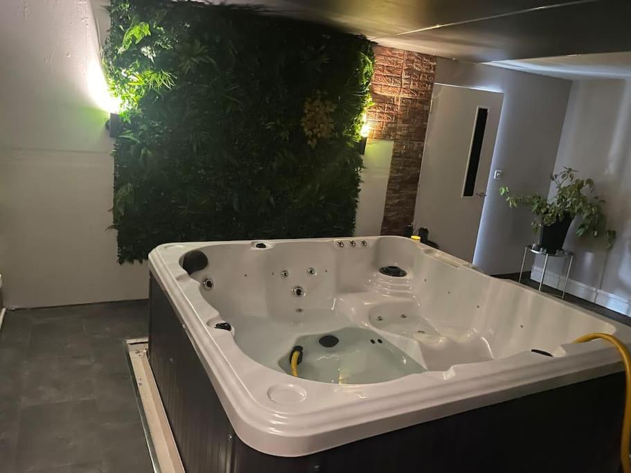 The Exclusive Jacuzzi Apartment バーミンガム エクステリア 写真
